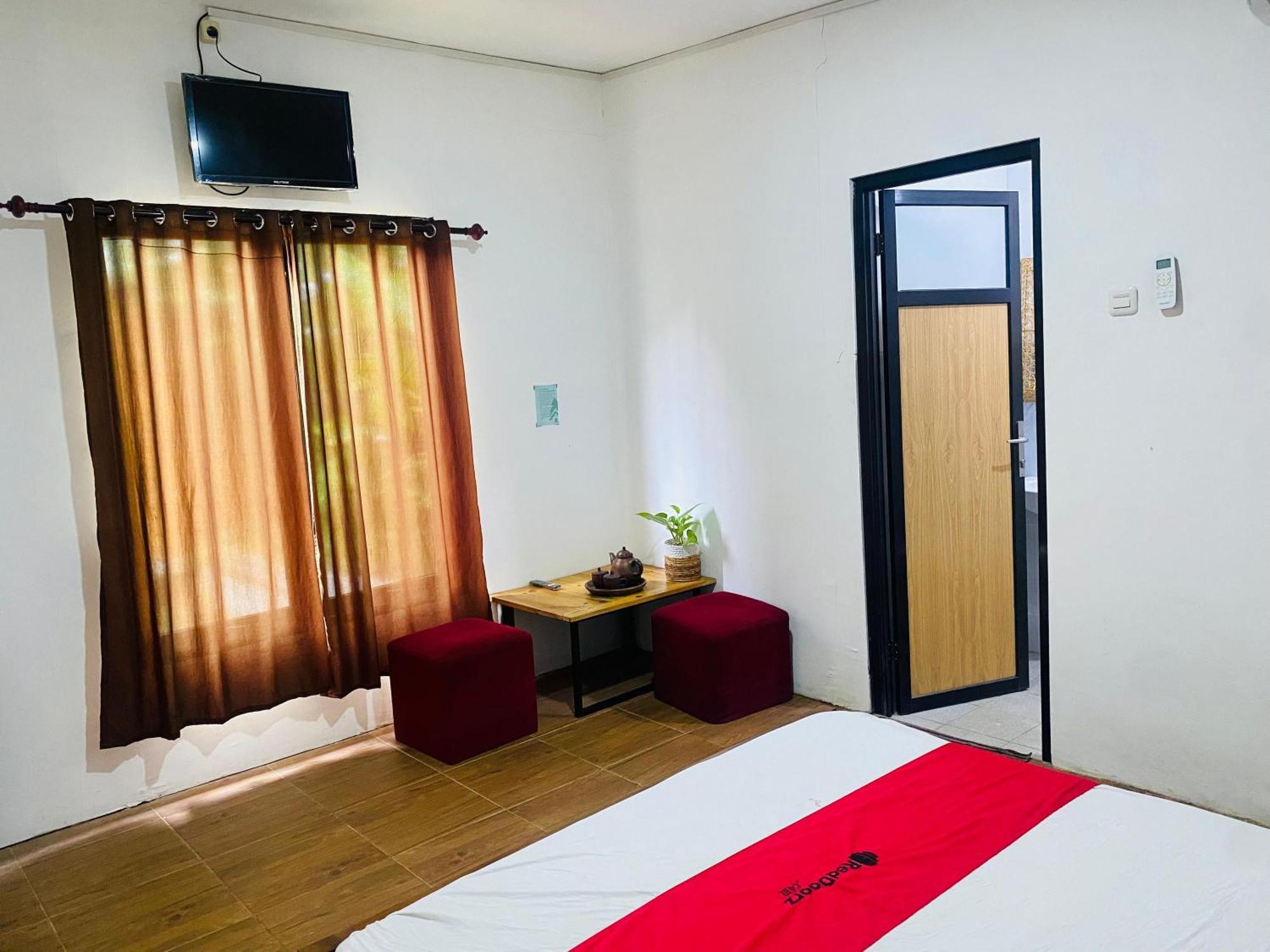 Reddoorz Syariah Near Wisata Durensewu Pandaan Jetak Εξωτερικό φωτογραφία